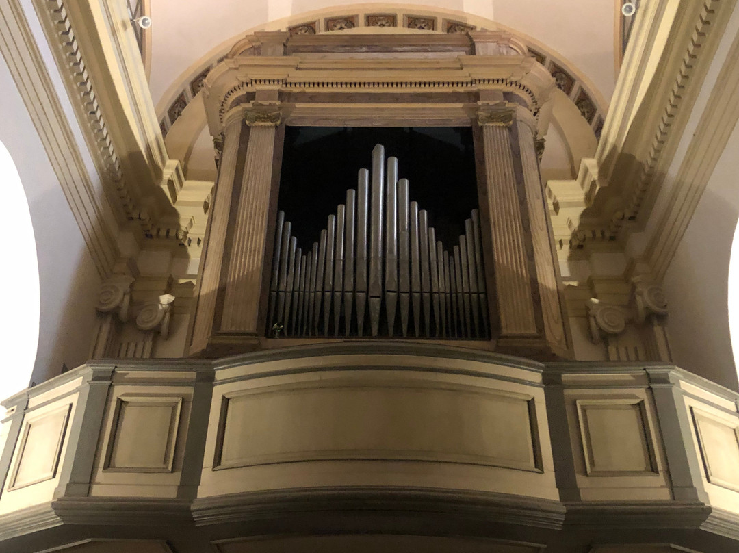 Chiesa Parrocchiale di San Martino Vescovo-佩斯基耶拉德尔加尔达必去景点