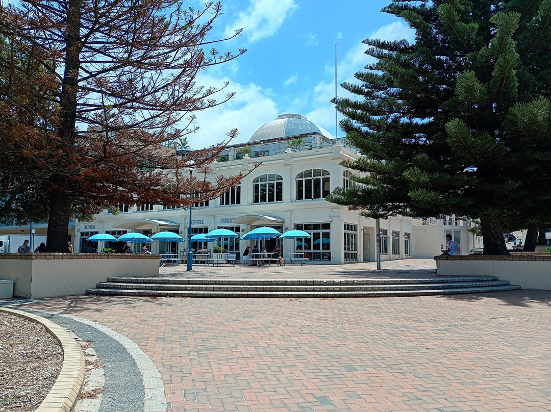 库吉桑兹酒店及公寓主图