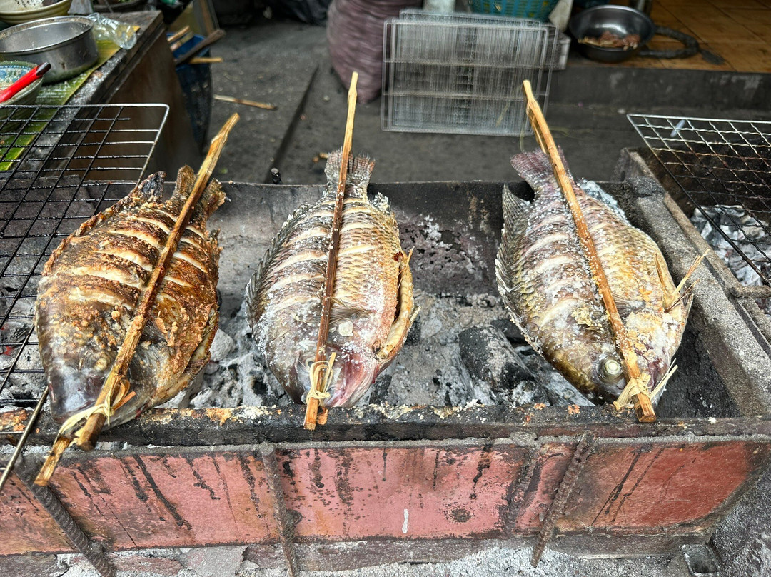 早市-琅勃拉邦必去景点
