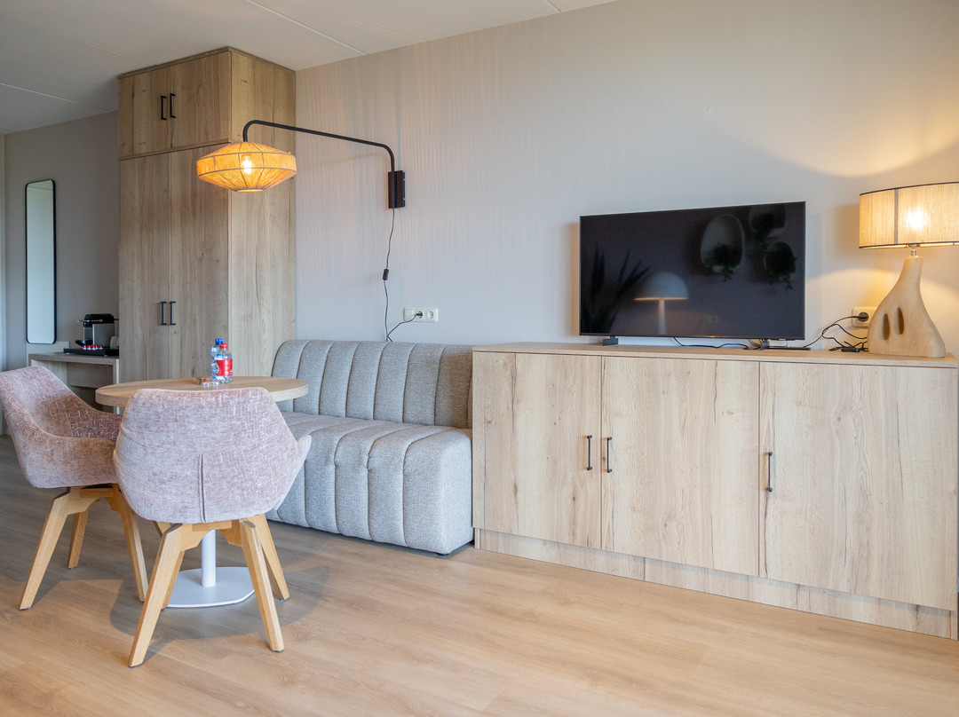 Strandhotel Buren Aan Zee主图