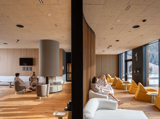 Erlebnisbad Curunes-Curon Venosta必去景点