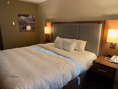 Crystal Inn Hotel & Suites Great Falls主图