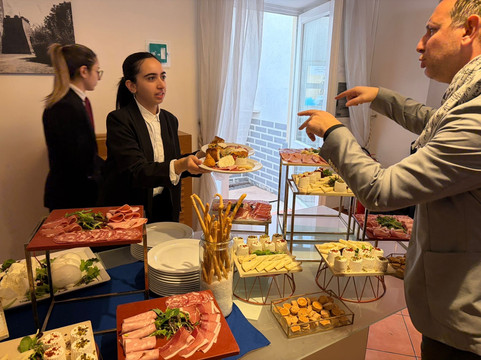 维拉布昂纳诺酒店主图