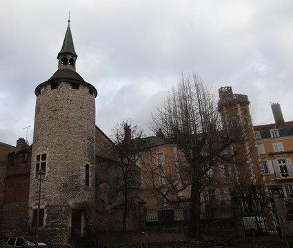 Tour Chevrier-索恩河畔沙隆必去景点