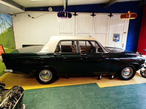 科茨沃尔德汽车博物馆-水上伯顿必去景点