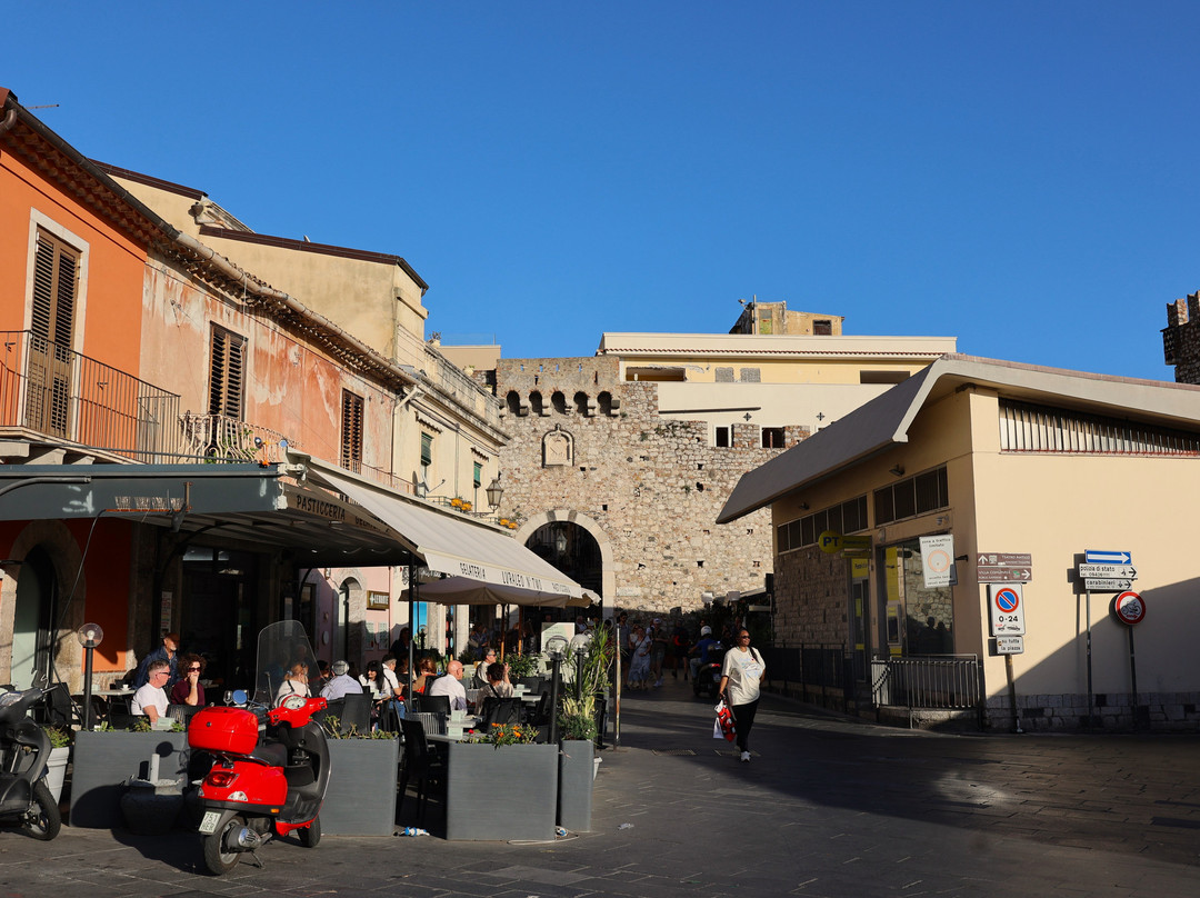 Porta Catania di Taormina-陶尔米纳必去景点