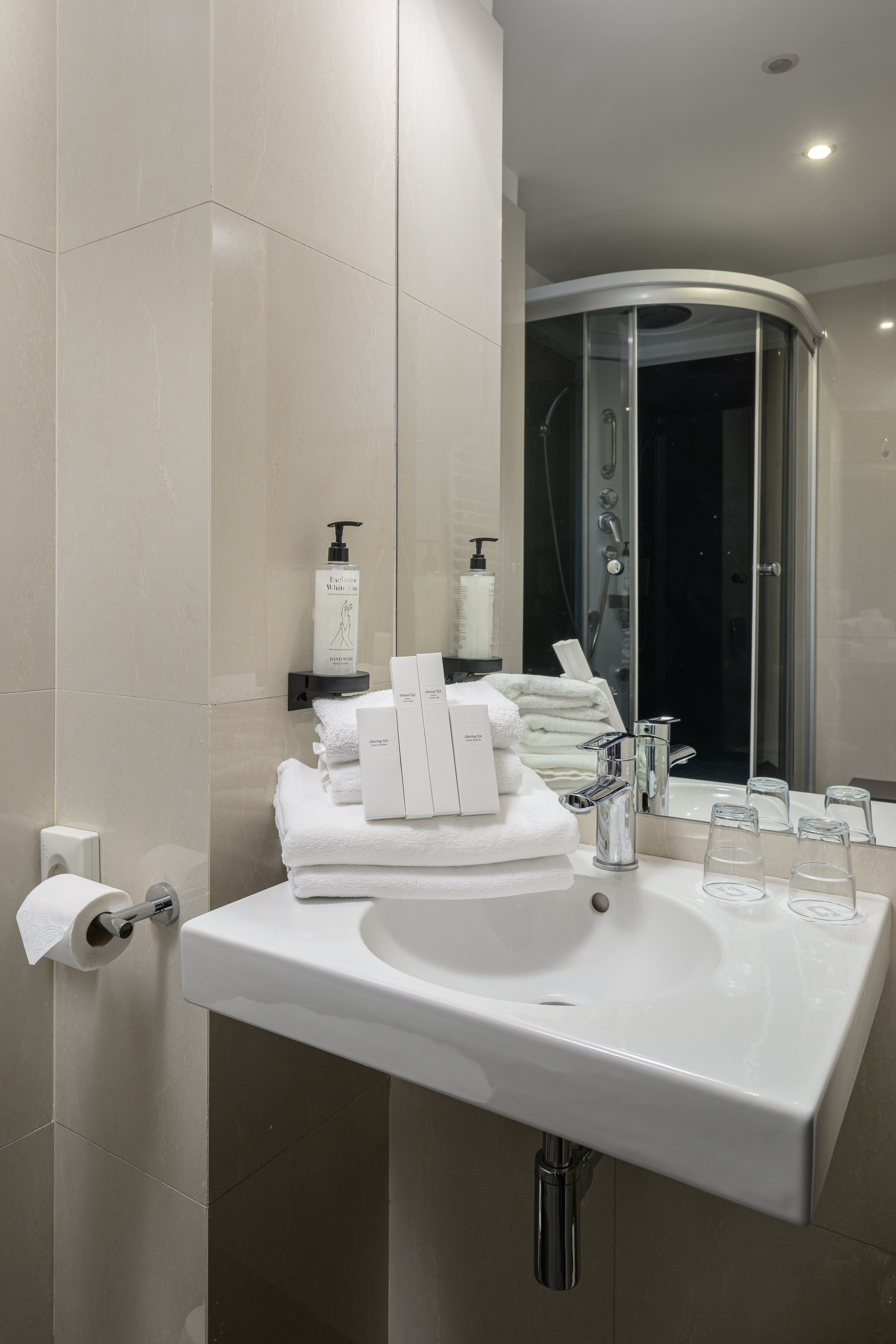 B&B HOTEL Bytom-浴室