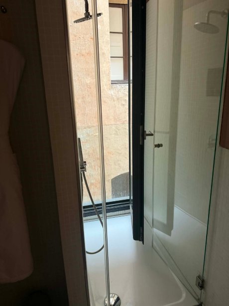 奈利罗莱夏朵酒店-浴室