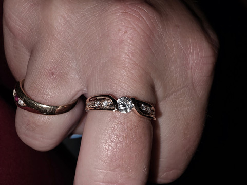 Crisane Gems & Jewellers-坎索里姆必去景点