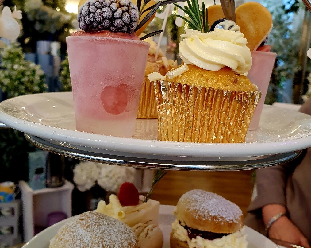 Strawberry House Interiors-多宁顿城堡必去景点