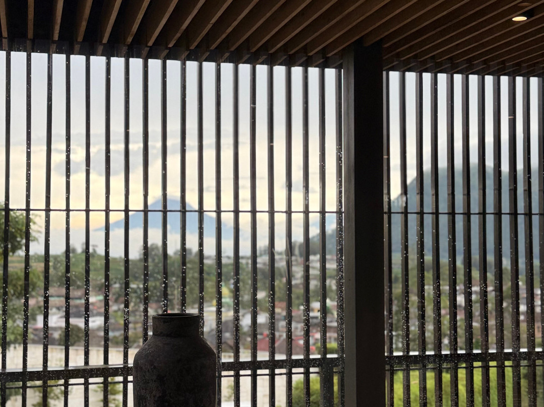Sunsetfalls Gardens and Resort主图