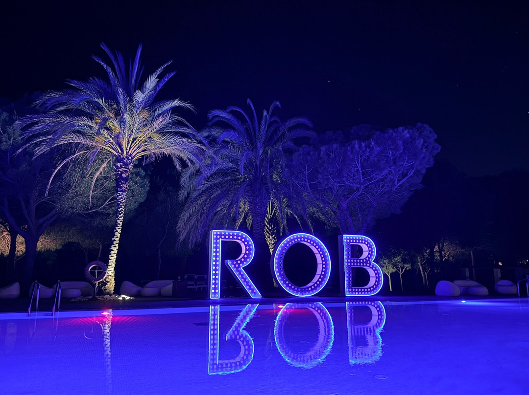 昆塔里亚罗宾逊 - 全包式主图