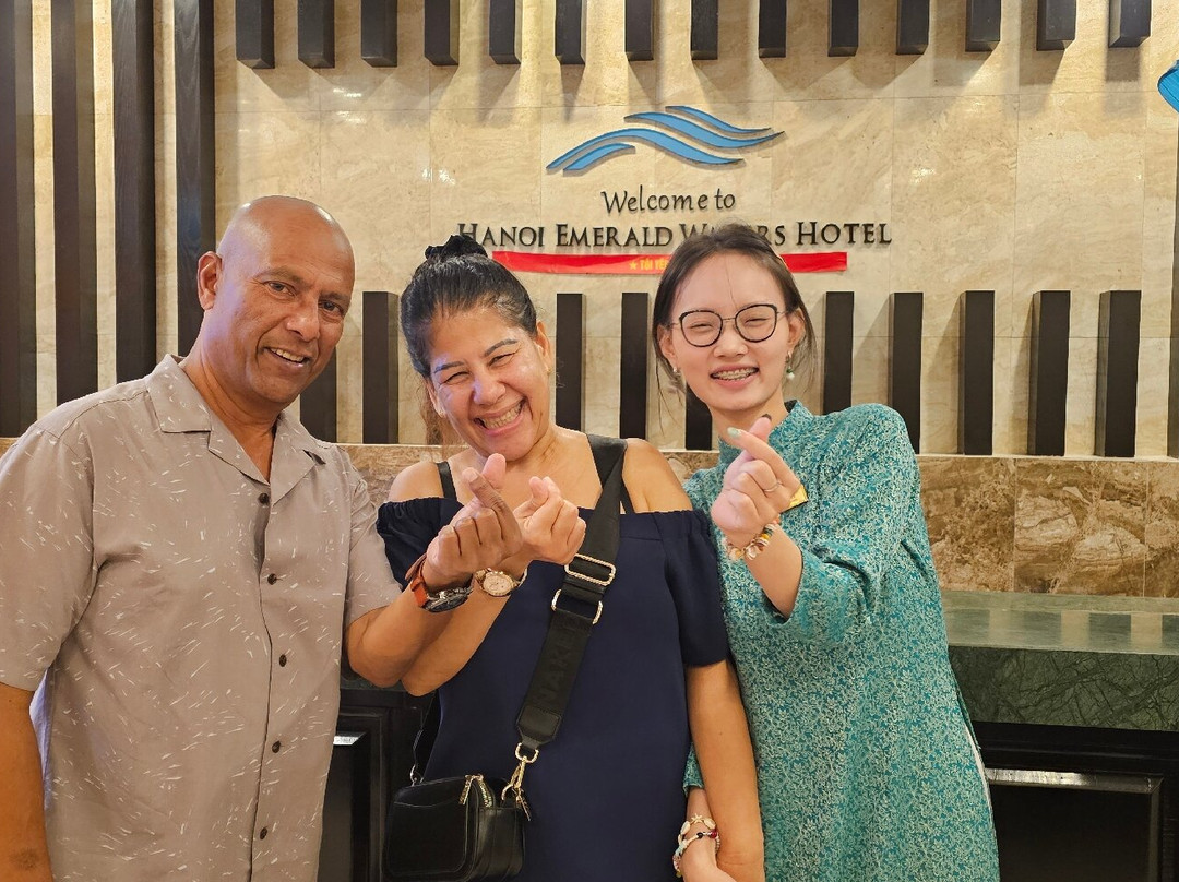 河内翡翠水滨水疗酒店主图