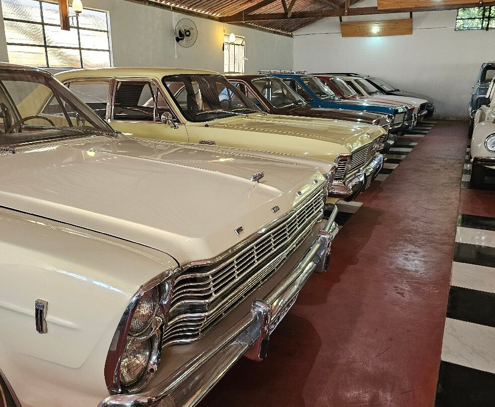 Museu Do Automovel Da Estrada Real-蒂拉登特斯必去景点