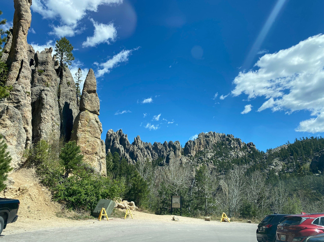 Cathedral Spires Hiking Trail-卡斯特必去景点
