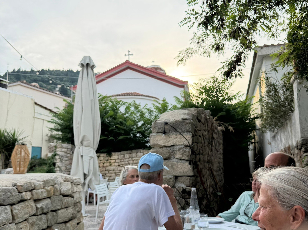 Throubi Souvlakeri