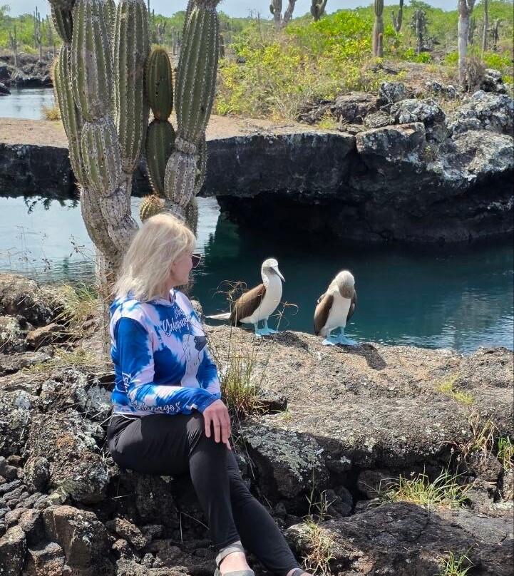 Monumento de aves de Galápagos-阿约拉港必去景点