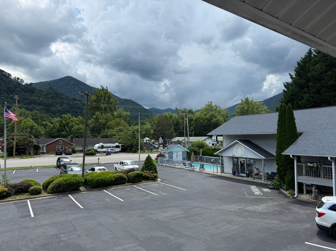 四季汽车旅馆主图