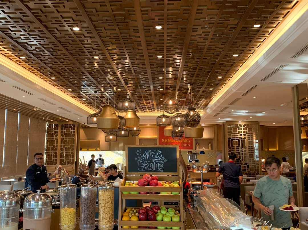 三宝垄特雷姆酒店主图