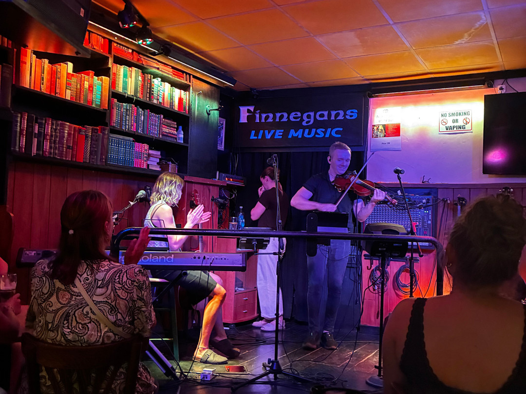 Finnegan's Live Music Irish Pub-马加洛夫必去景点