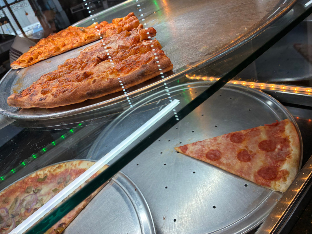 Nina's Pizza