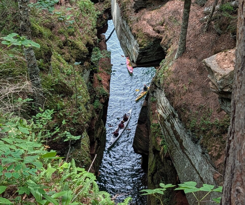 Meyers Beach Sea Caves-Bayfield必去景点