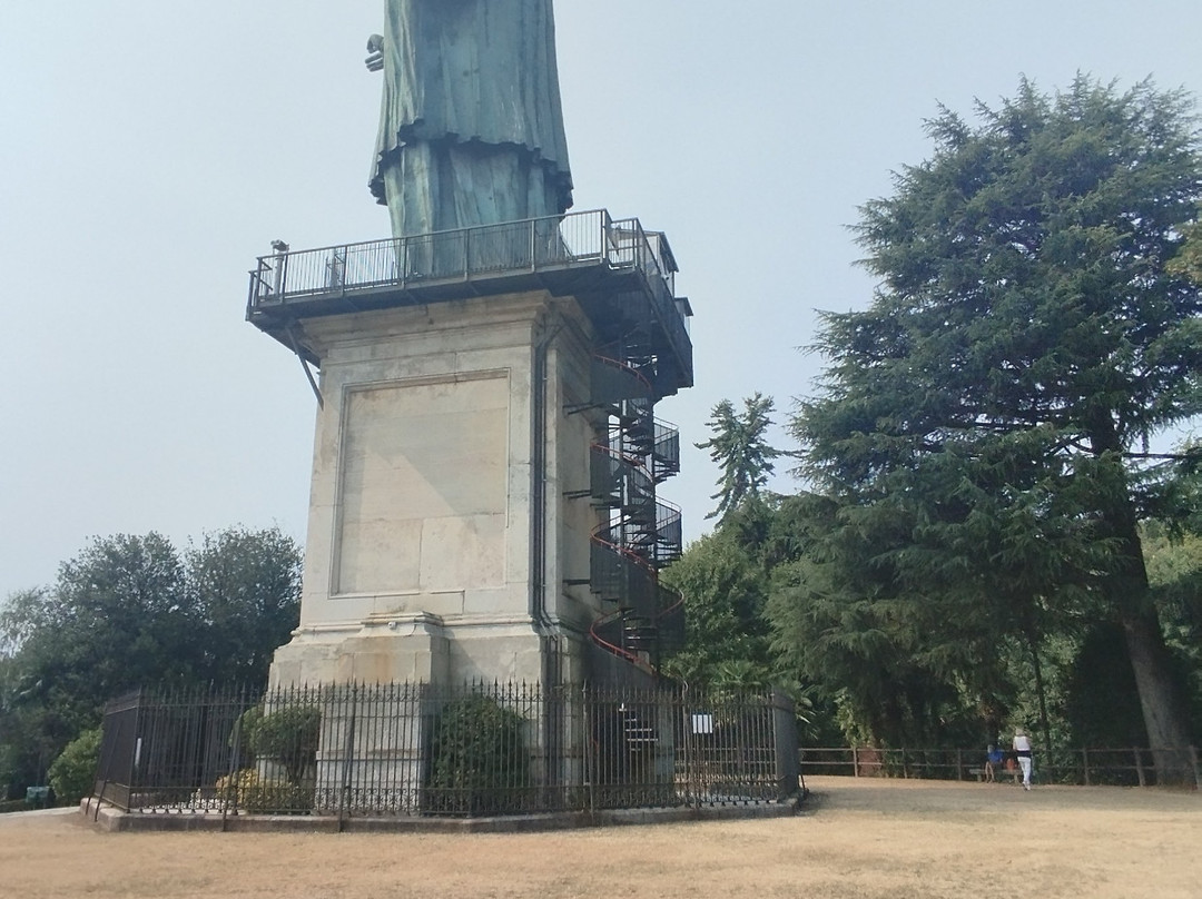 Colosso di San Carlo Borromeo-阿罗纳必去景点