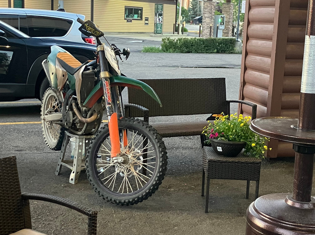 黄石小屋主图