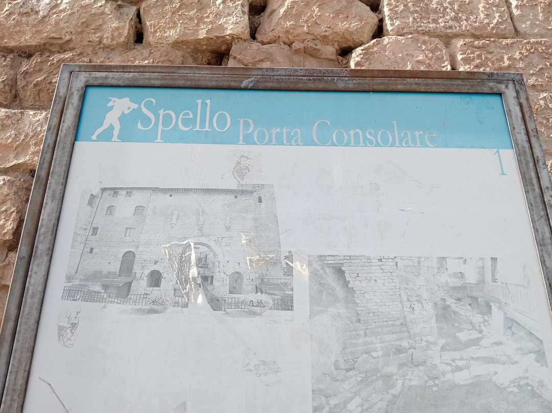 Porta Consolare-Spello必去景点