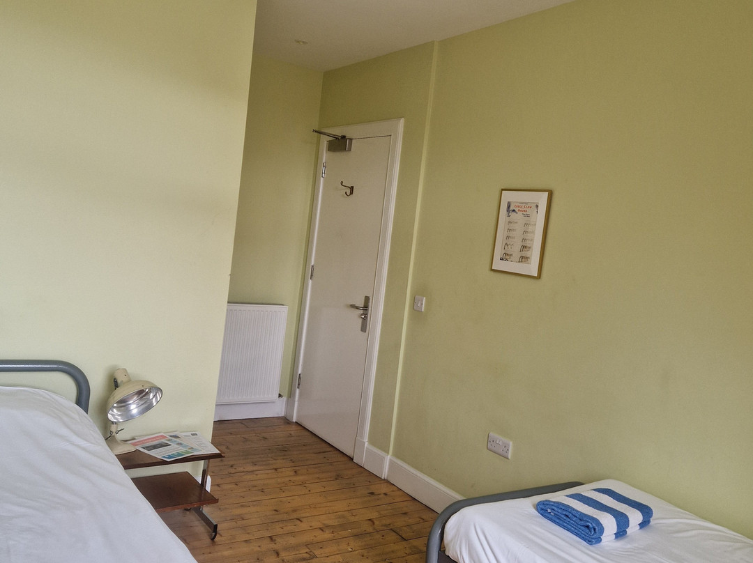 The Dolphin Inn Hostel主图