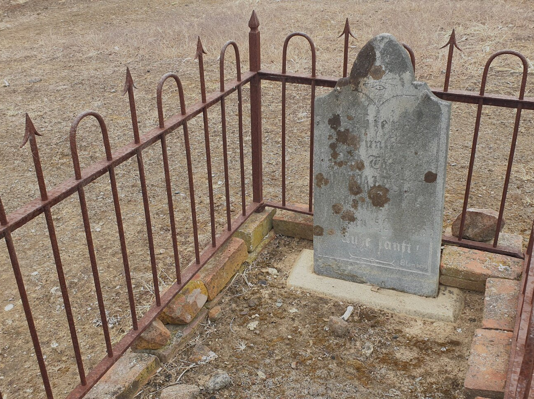 Birdwood Holy Cross Lutheran Church and Cemetery-Birdwood必去景点