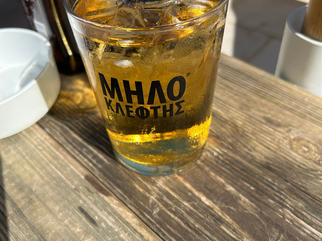 Three Brothers Pool Bar-Restaurant-Hotel主图
