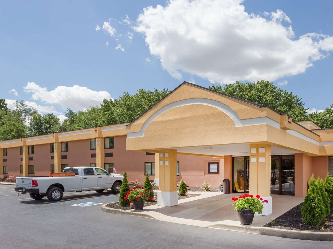 Super 8 by Wyndham Logansport主图