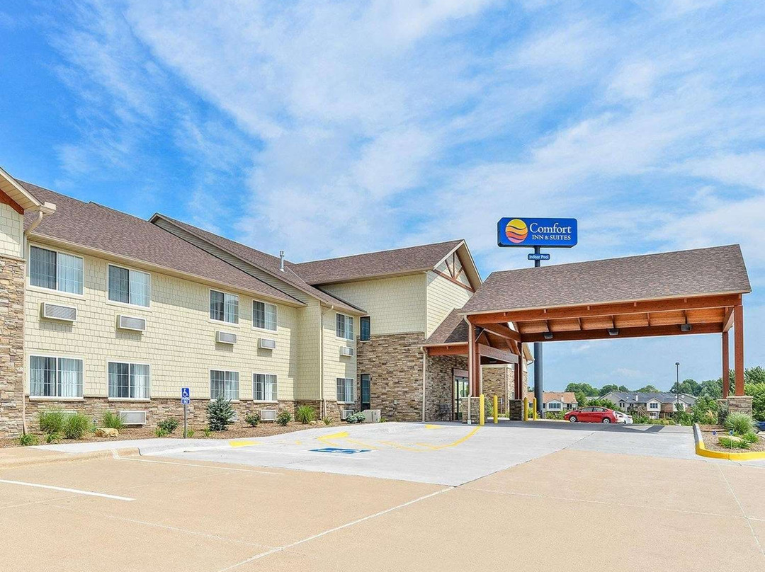 Comfort Inn & Suites Riverview Near Davenport And I-80主图
