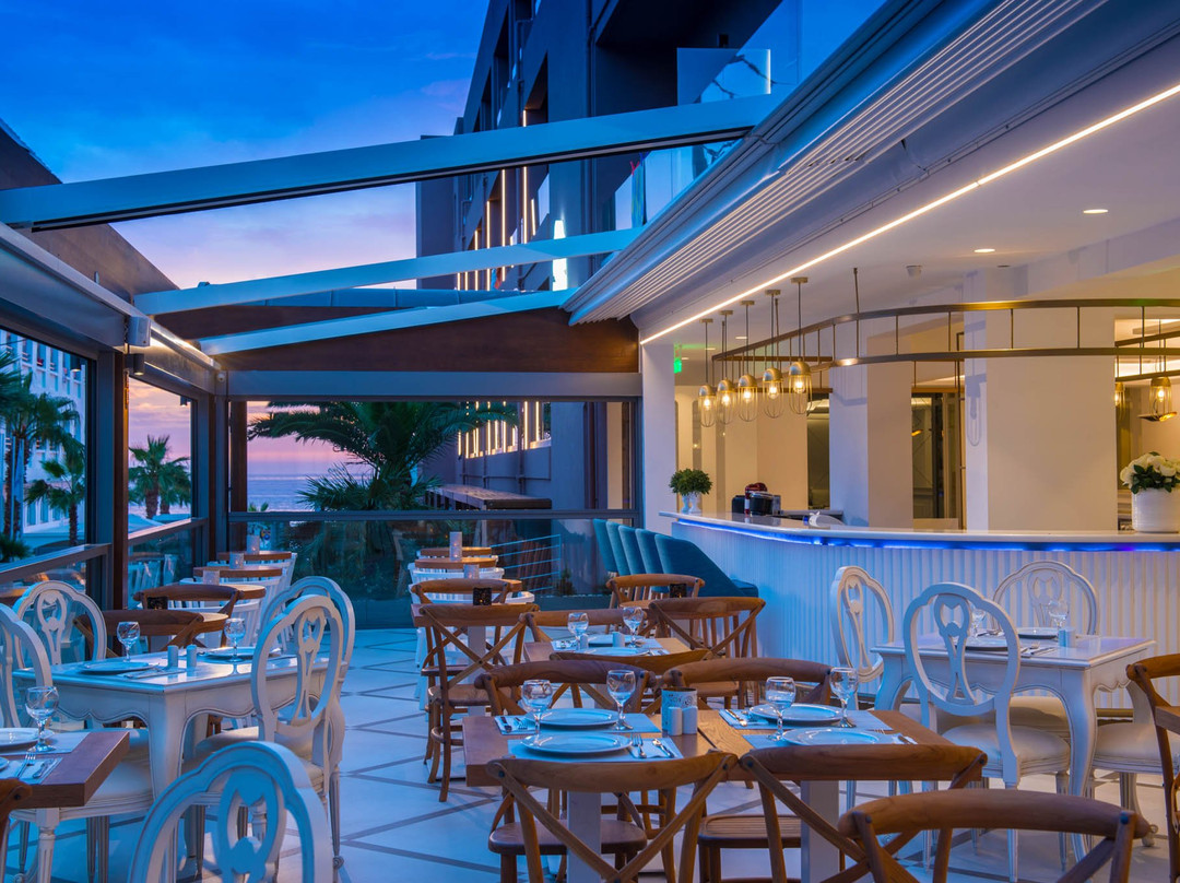 Mari Kristin Beach Hotel主图