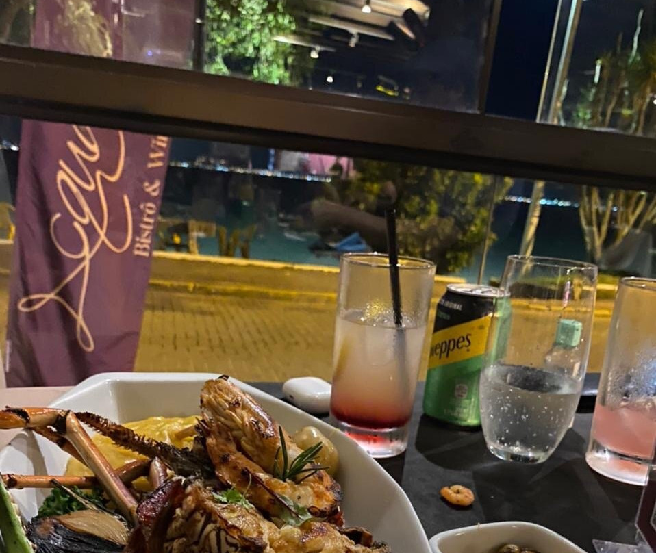 Acqua Bistro & Wine Bar