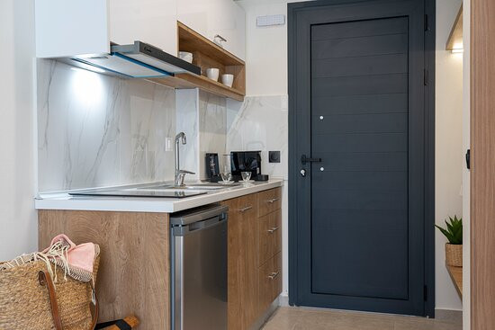 Aelia Seaside Luxury Suites主图