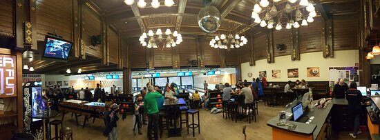 Strike Bowling im Fohren Center-布鲁登茨必去景点
