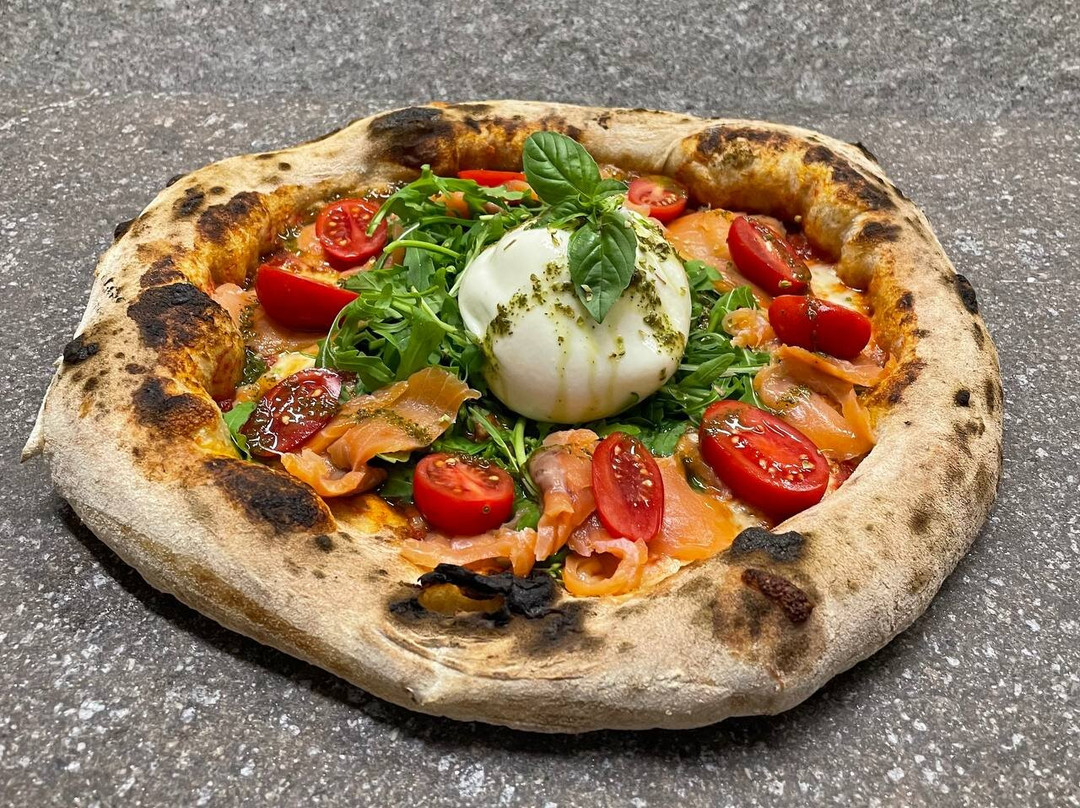 Fai della Paganella餐馆和美食-Tre3 Pizzeria & Burgheria