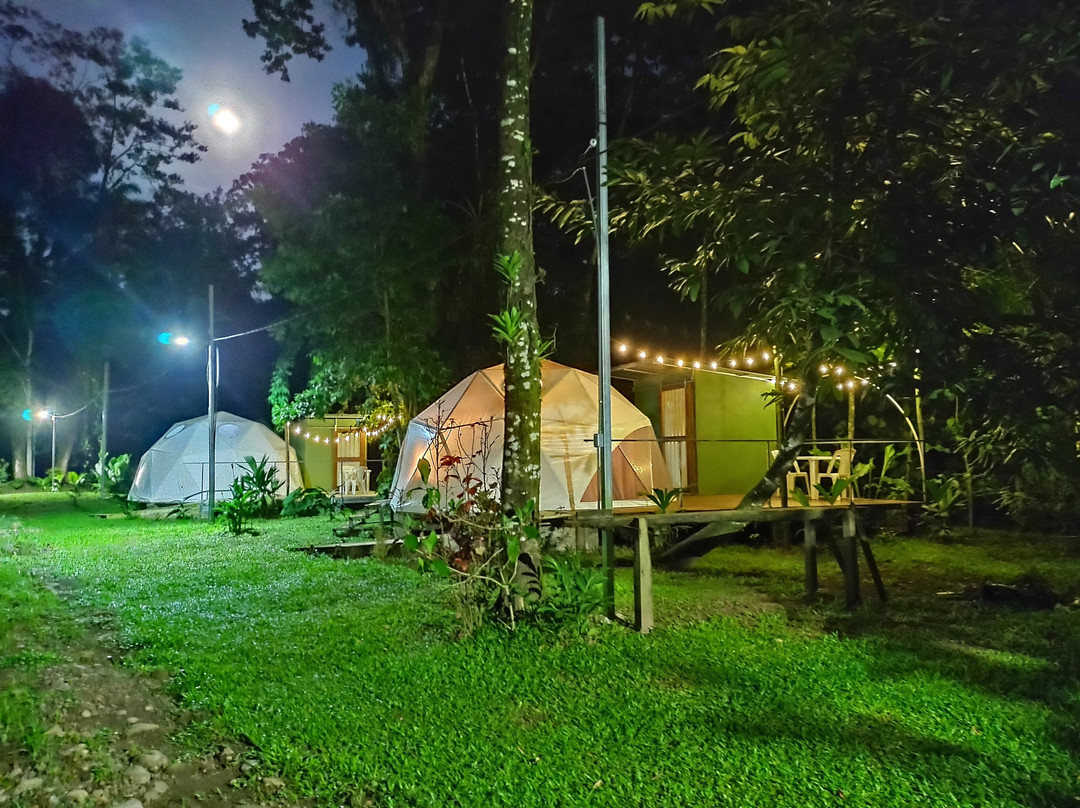 Naiot Glamping Domes