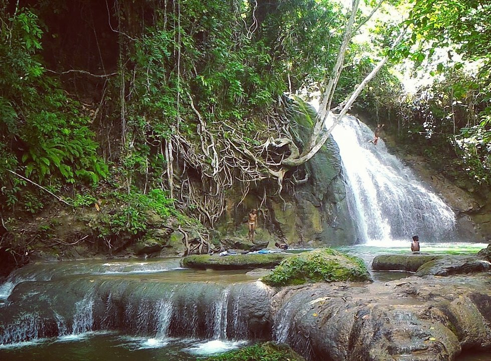 Wafsarak Waterfall