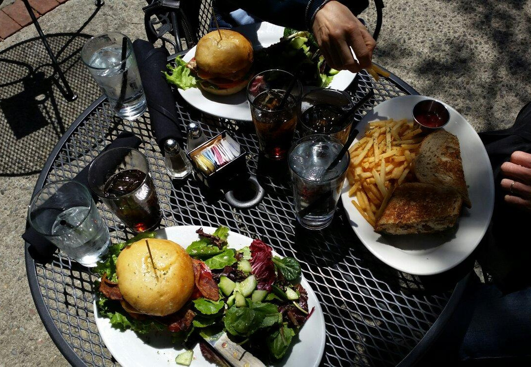 Alamo餐馆和美食-The Peasant's Courtyard