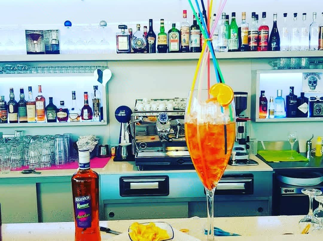 Isso餐馆和美食-Kristal Bar