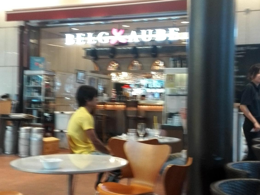 Belg Aube 東京芸術劇場