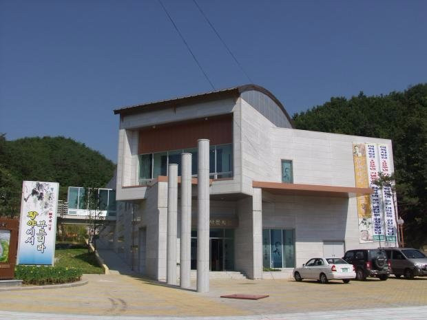 Yiyuksa Literary Museum景点图片