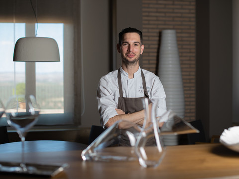 Torrenueva餐馆和美食-Restaurante Retama