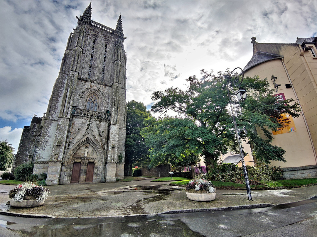 Église Paroissiale Ancienne Collégiale Saint-Trémeur景点图片
