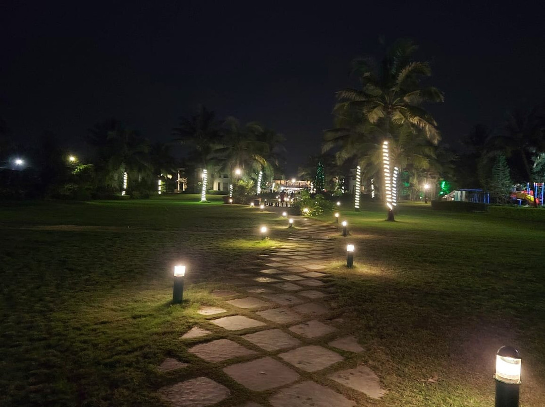 果阿皇家兰花海滩度假村主图