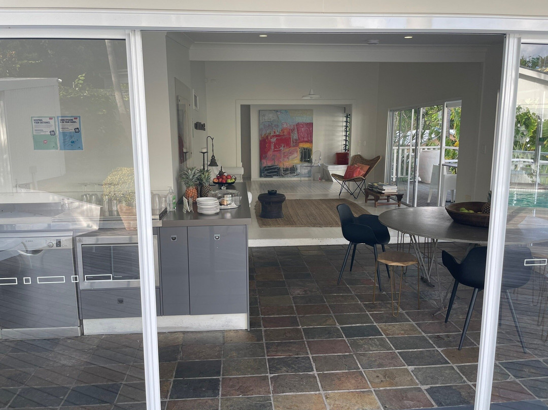 拜伦泉酒店主图