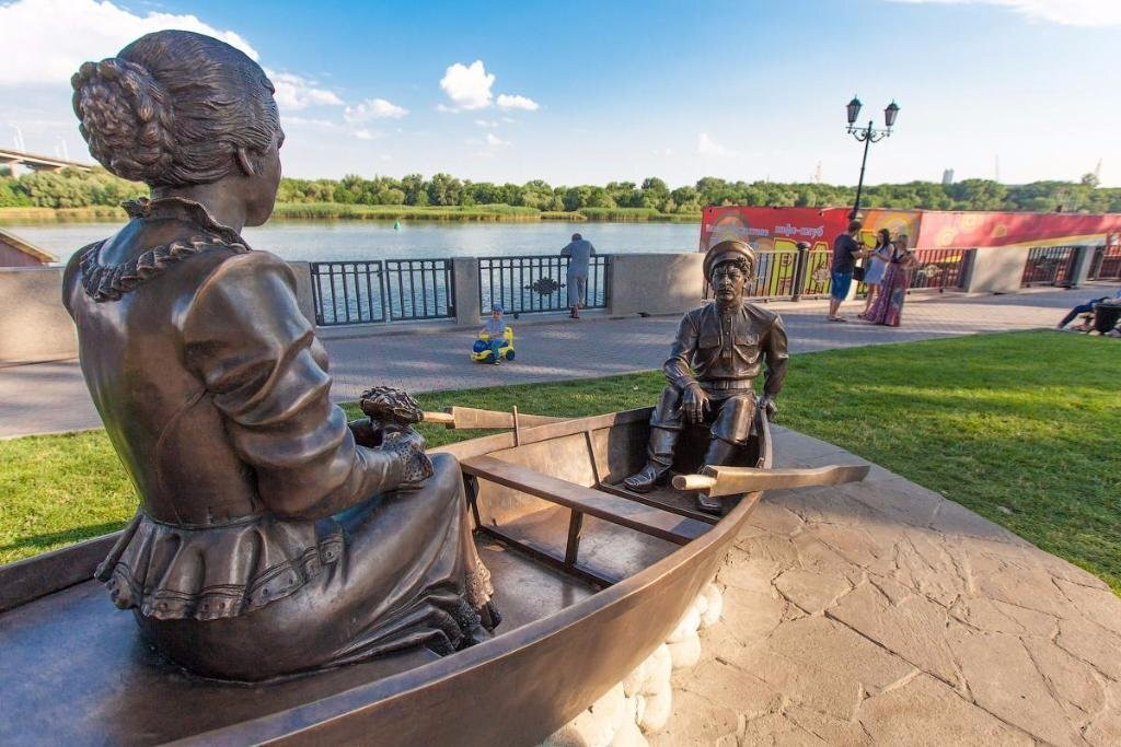 The Sculpture Gregory and Aksinya Boat景点图片
